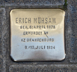 Stolperstein für Erich Mühsam in Lübeck vor dem Buddenbrockhaus